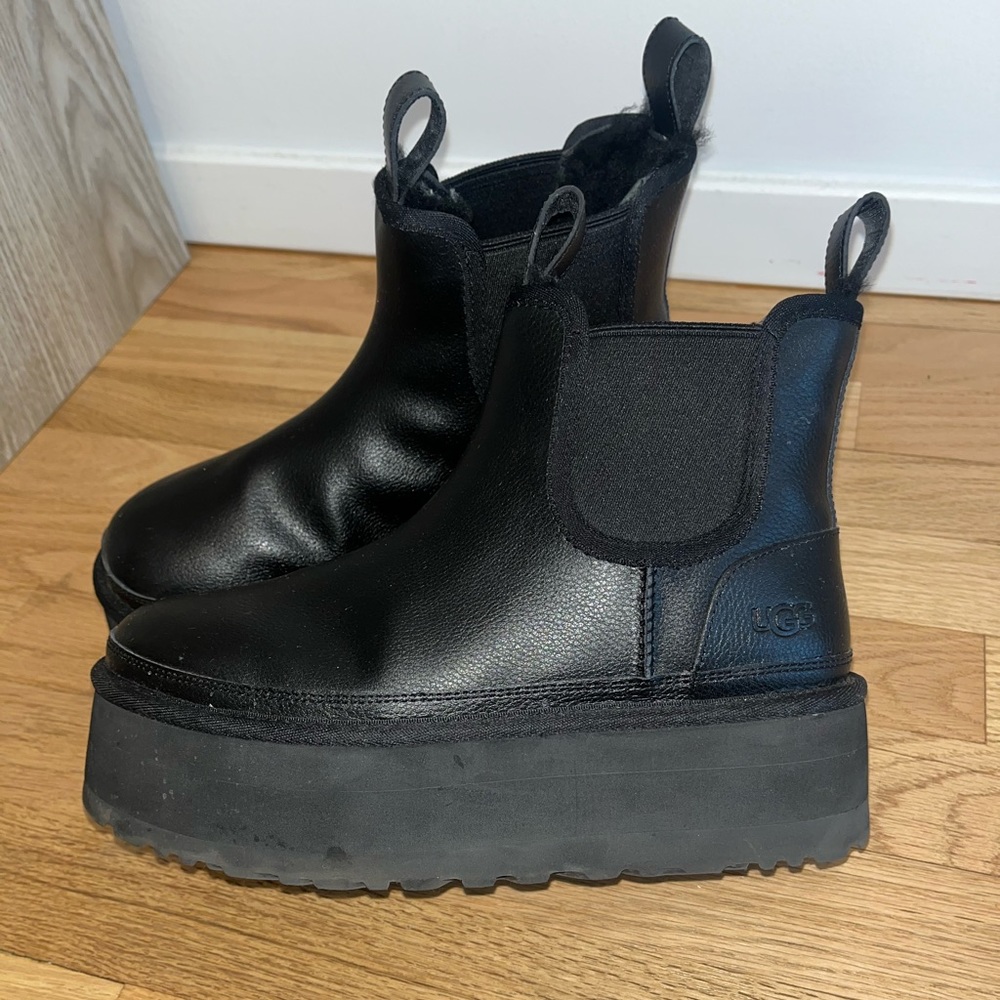 Black platform Uggs
